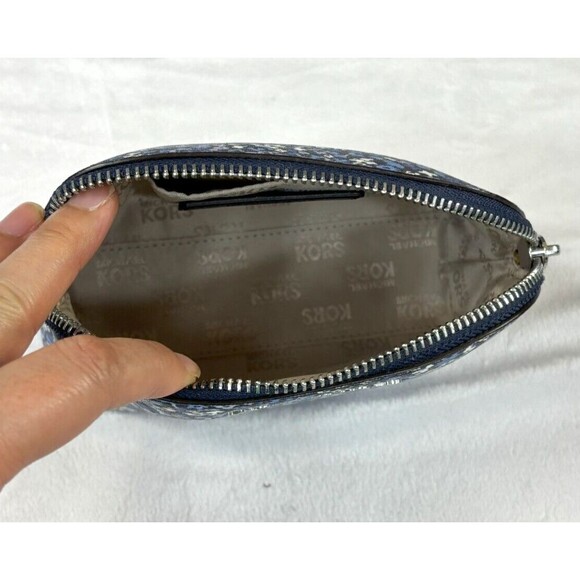 Michael Kors Large Navy Blue Floral Travel Jet Set Carry All Tote Bag - Picture 12 of 15